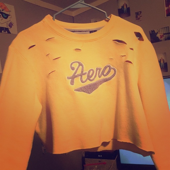 Aeropostale Tops - Areo cropped sweatshirt